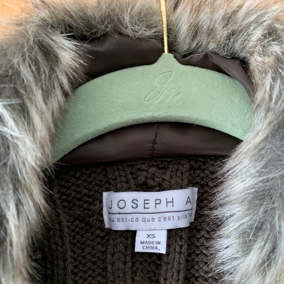 🌈Joseph A. Faux Fur Vest - Picture 2 of 4